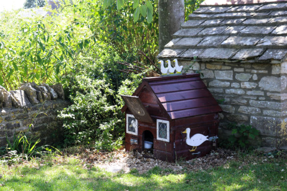 Duck house in Worth Matravers village