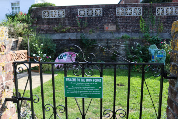 Sign on gate of Wareham pound