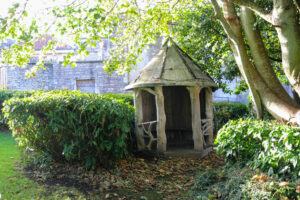 Wooden hut in the garden of Purbeck House Hotel